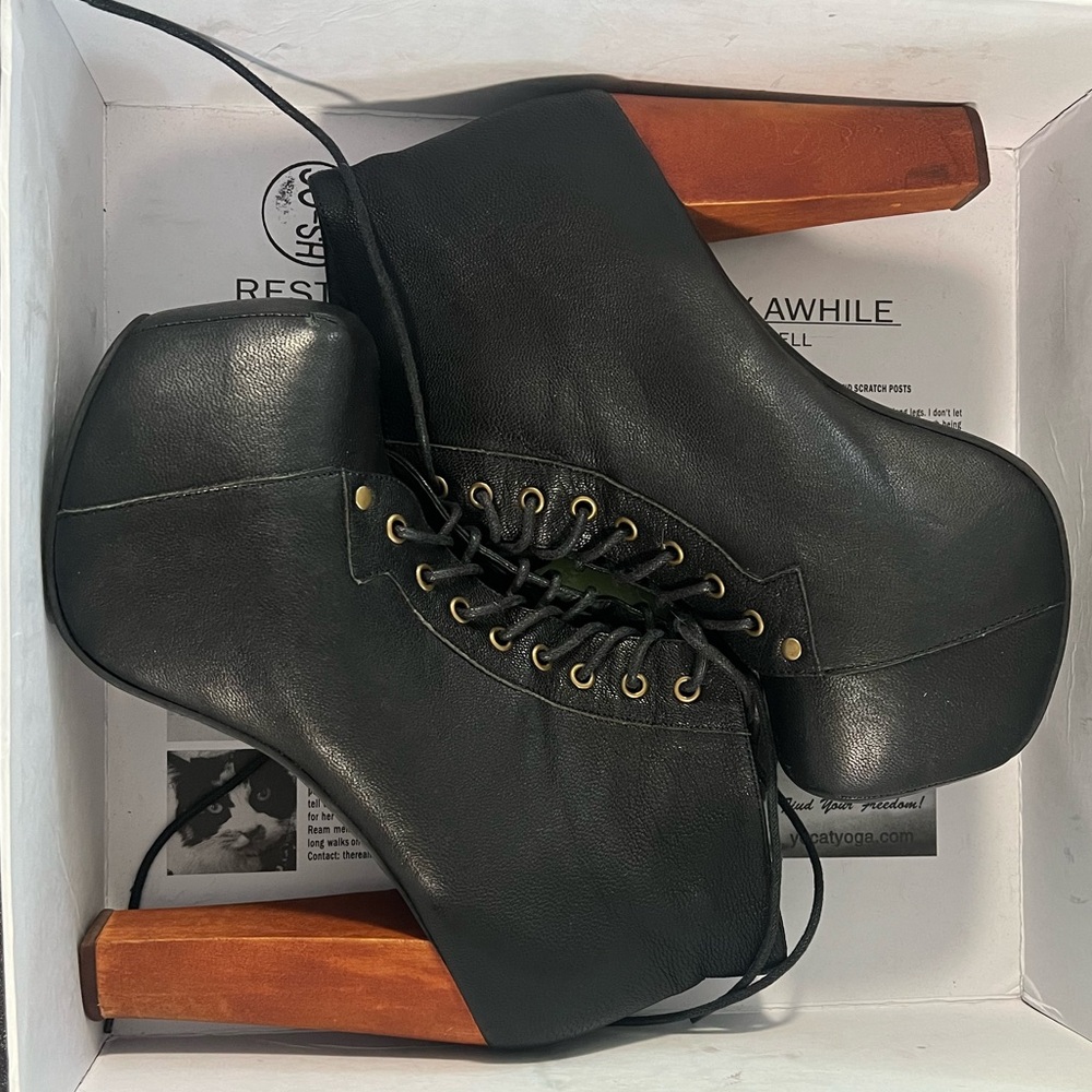 Like new Jeffrey Campbell Lita boots